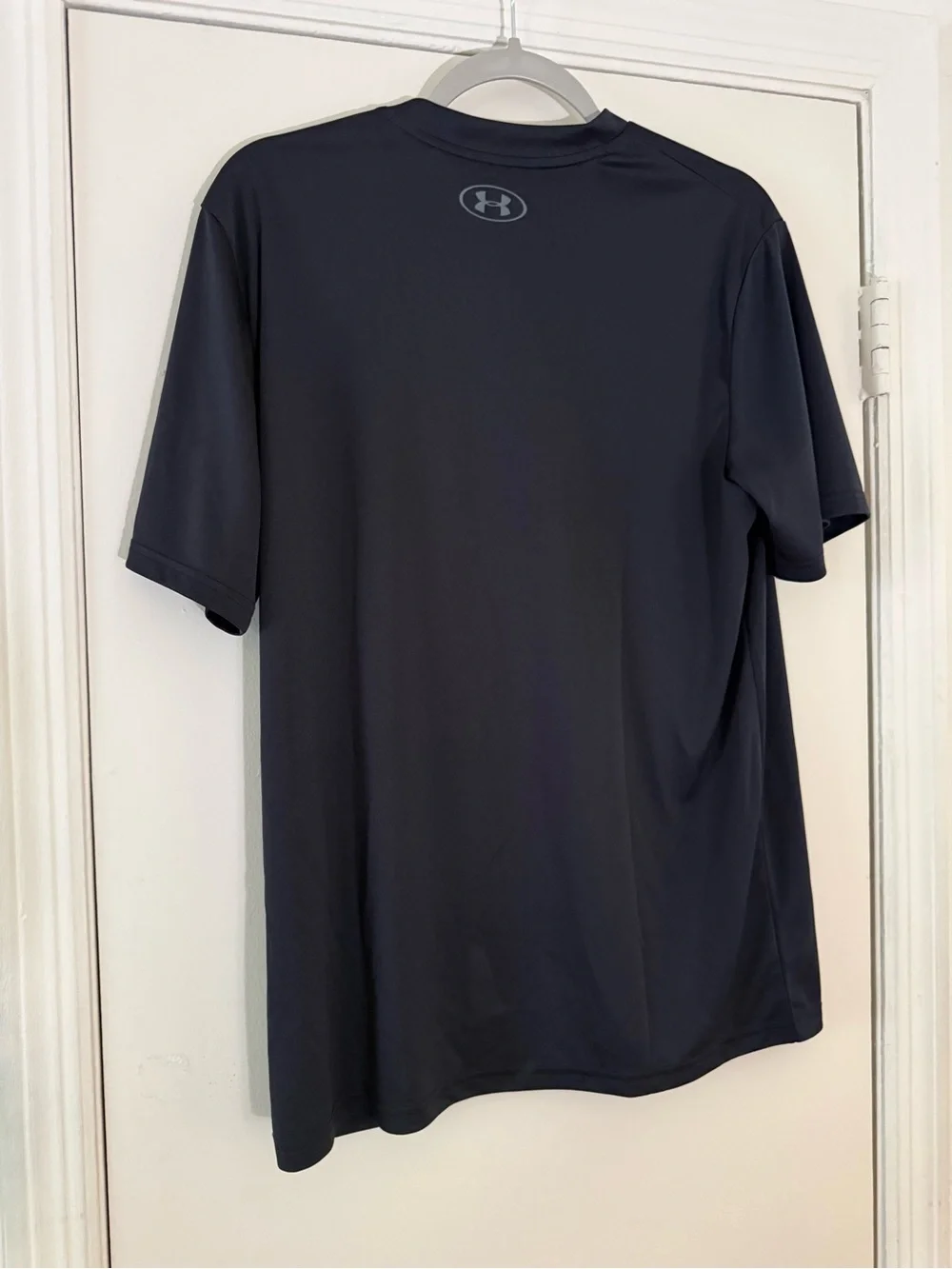 Under Armour Men’s Black V-Neck Performance Tee Size Medium